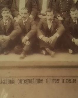 Foto año 1900 Academia de Capitanes y maquinistas mercantes siendo Director Juan Carbó 33 x 27 cm