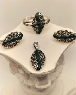 Conjunto plata y esmalte verde con marcasitas