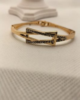 Elegante pulsera dorada